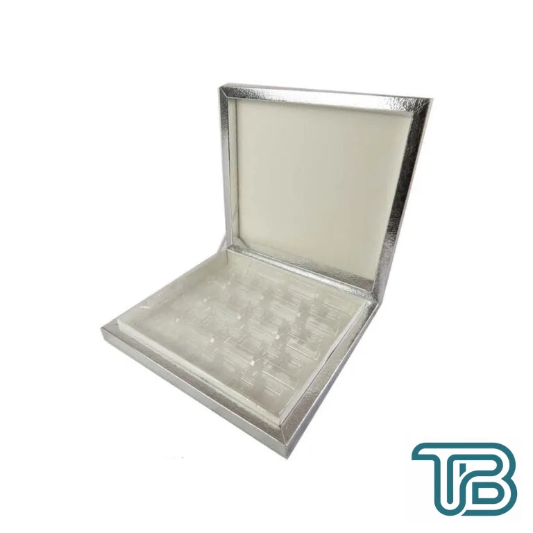 Karton Çikolata Kutusu 16'lı Separatörlü 23.5 X 22.5 CM Gümüş - Eminönü ToptanS | Ticaretin Kalbinden